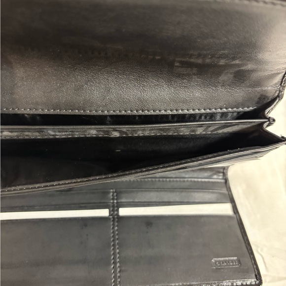 Coach Signature Soho Buckle Trifold Wallet NWT - Picture 5 of 5